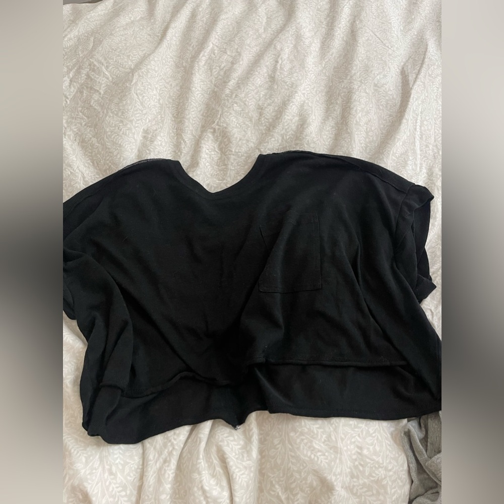 Black Flowy Crop Tee